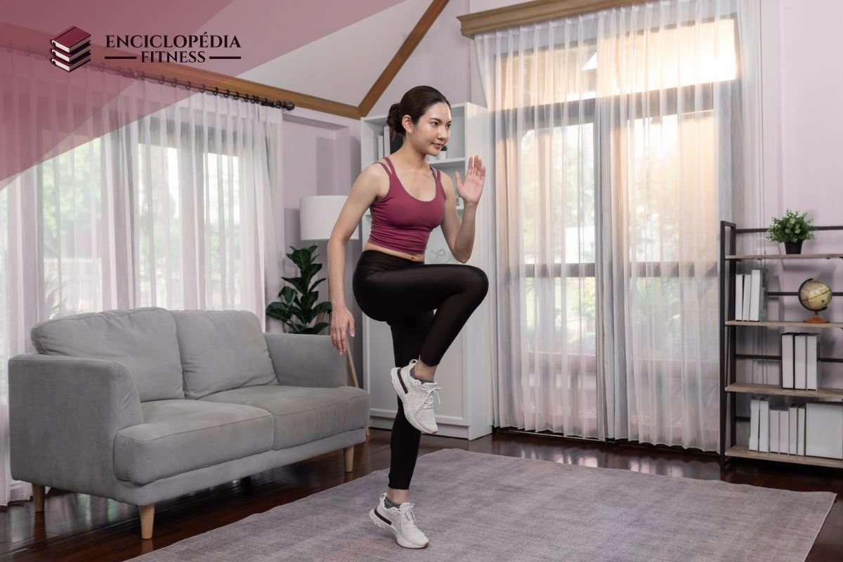 Sim. O aeróbico reduz gordura corporal, o que deixa a musculatura mais aparente. Porém, para definir de verdade, é importante combinar com exercícios de força/musculação e uma dieta adequada em proteínas.