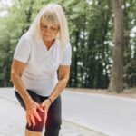 exercícios para idosos com dor no joelho